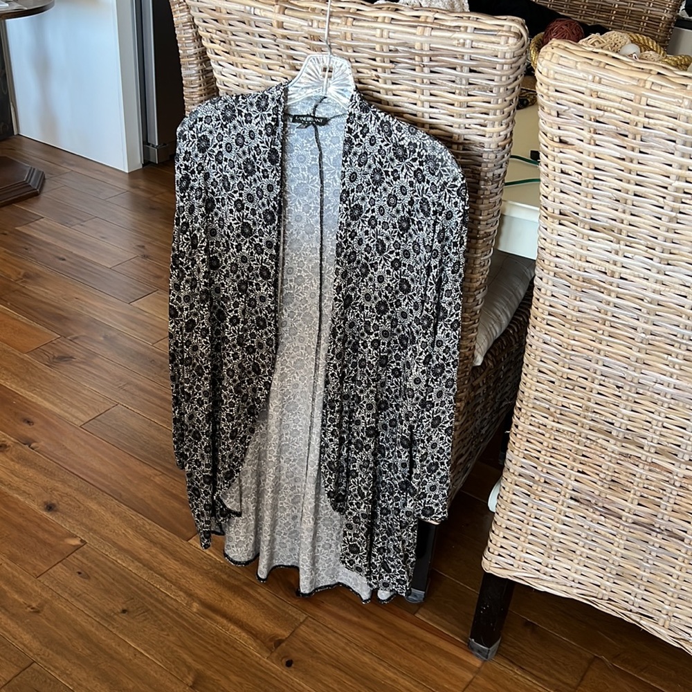 Lane Bryant 14/16 long black and white print wrap